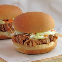 Slow Cooker Pulled Pork Sliders