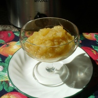 Crockpot Applesauce (easily converts to no-sugar-added)