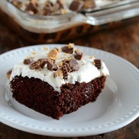 Reese’s Peanut Butter Chocolate Poke Cake & More Amazing Peanut Butter Recipes Reese’s Peanut Butter Chocolate Poke Cake & More Amazing Peanut Butter Recipes