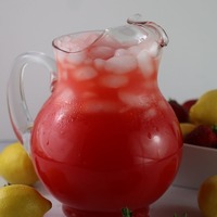 Strawberry Lemonade with Fresh Strawberries